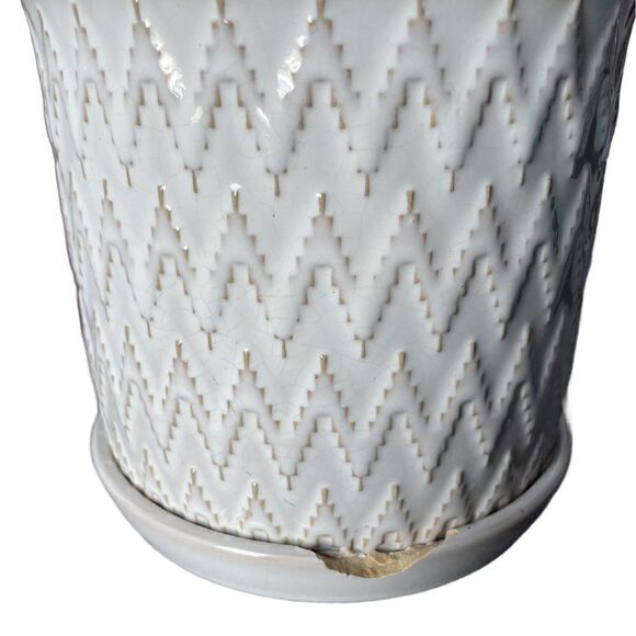 Sagebrook Ivory & Beige Chevron Designed Ceramic Planter For Home/Office - Picture 5 of 10